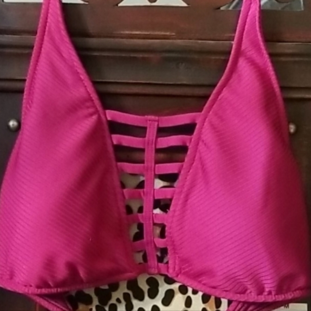NWOT A bathingsuit top
